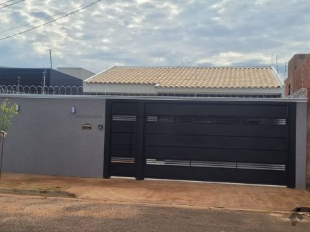 Casa-Térrea em Residencial Figueiras do Parque