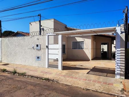 Casa-Térrea em Arnaldo Estevão de Figueiredo