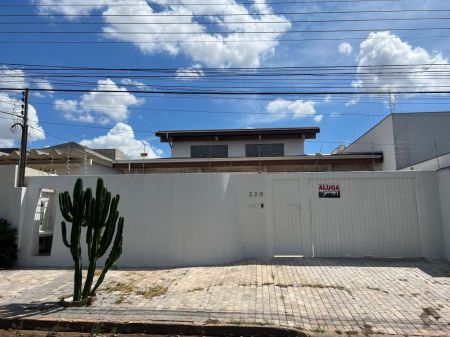 Casa Comercial em Jardim Bela Vista