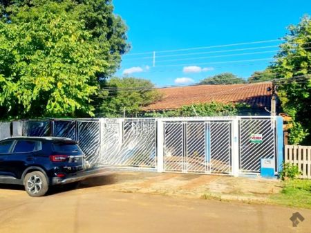 Casa-Térrea em Jardim Jacy