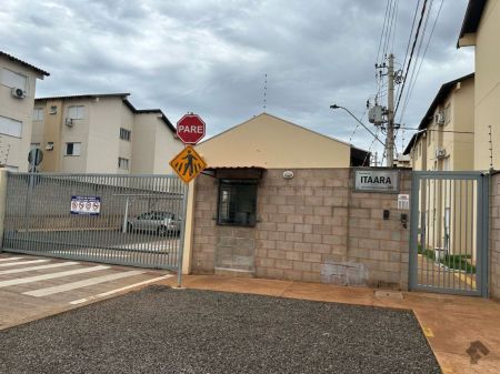 Apartamento em Jardim Centenário