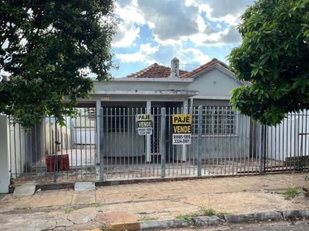 Casa-Térrea em Centro