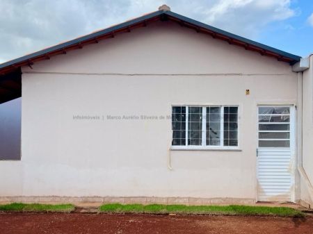 Casa-Térrea em Campina Ipacaray
