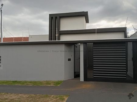 Casa-Térrea em Vila Adelina
