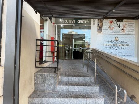 Sala / Salão / Loja em Centro
