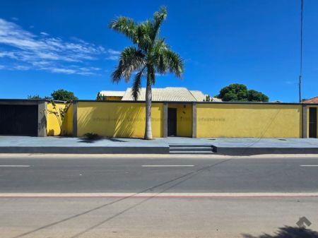 Casa-Térrea em Centro