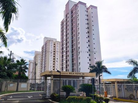 Apartamento em Parque Rita Vieira
