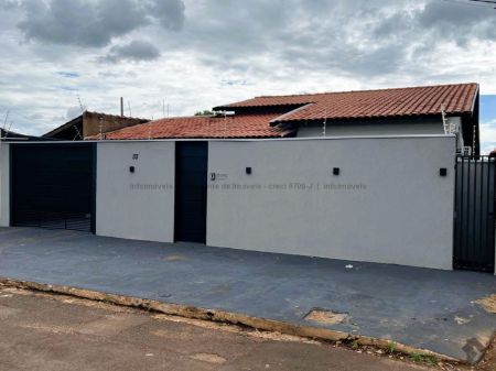 Casa-Térrea em Jardim Imá