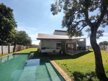 Casa-Térrea-Condomínio em Terras do Golfe