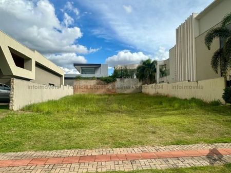 Terreno-Condomínio em Residencial Alphaville
