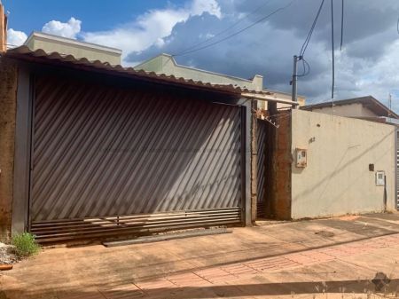 Casa-Térrea em Aero Rancho
