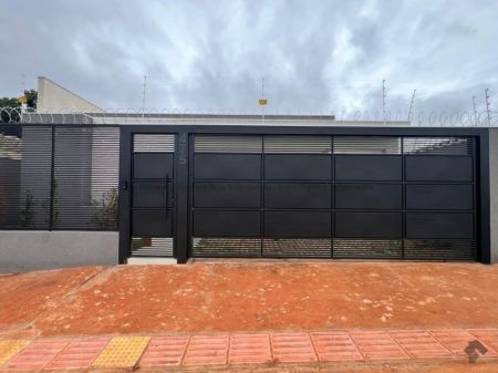 Casa-Térrea em Monte Castelo