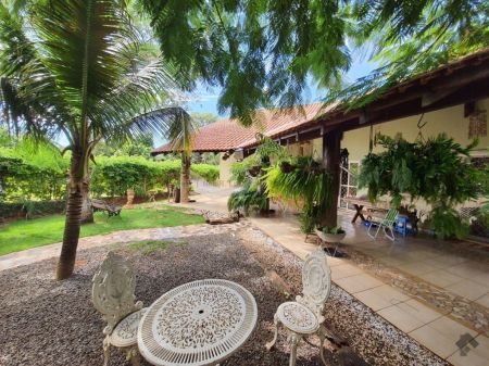Casa-Térrea em Jardim Veraneio