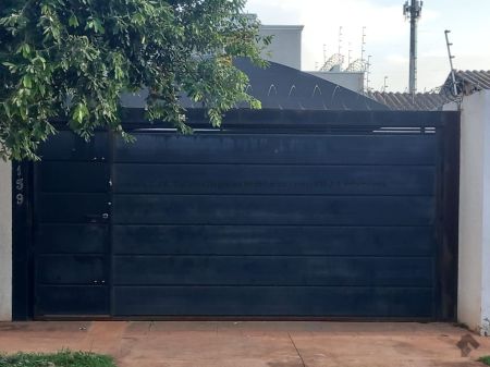 Casa-Térrea em Jardim Santa Emília