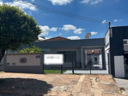 Casa-Térrea em Santa Fé