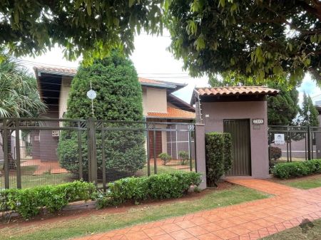 Casa-Térrea em Centro