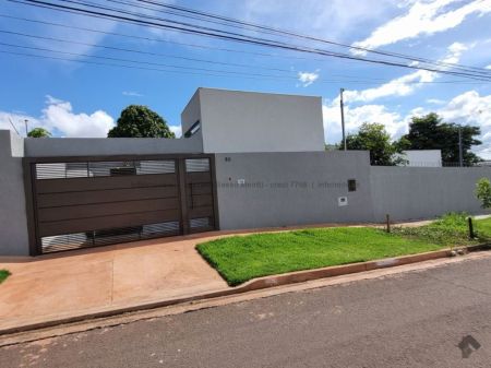 Casa-Térrea em Monte Castelo