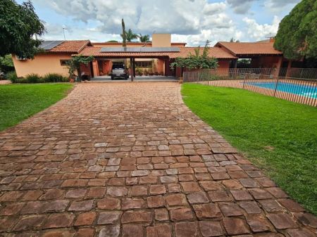 Casa-Térrea em Jardim Seminário