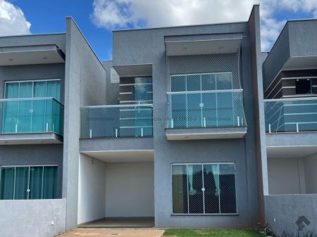 Sobrado-Condomínio em Vila Nasser