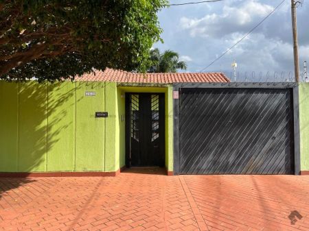 Casa-Térrea em Vila Santo Antonio
