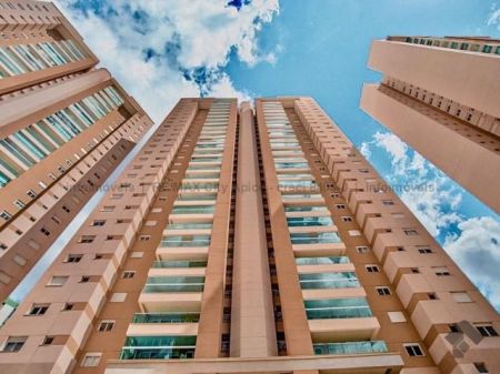Apartamento em Royal Park