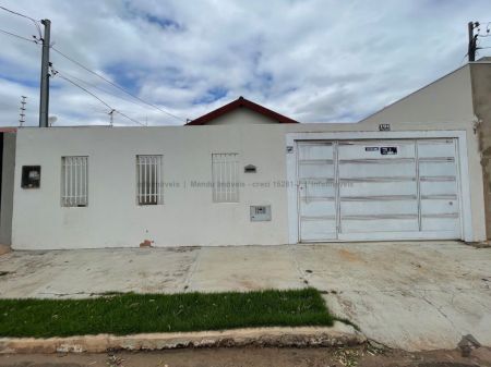 Casa-Térrea em Residencial Ana Maria do Couto