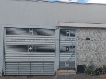 Casa-Térrea em Aero Rancho