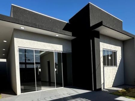 Casa-Térrea em Monte Castelo
