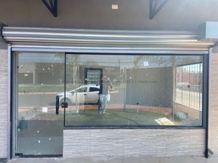 Sala / Salão / Loja em Aero Rancho