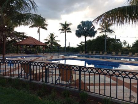 Terreno-Condomínio em Terras do Golfe