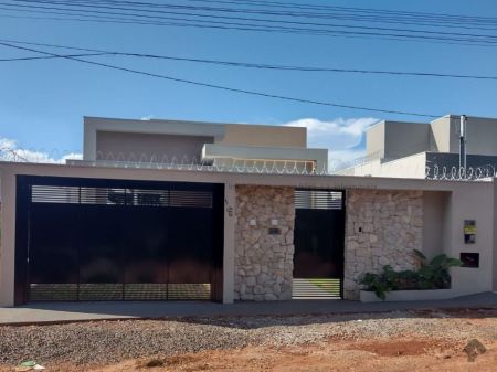 Casa-Térrea em Vila Nasser