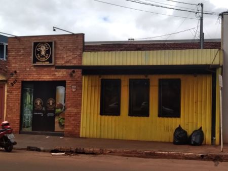 Casa Comercial em Jardim Parati