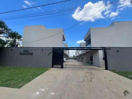 Sobrado-Condomínio em Vila Donária
