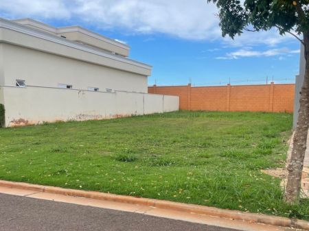 Terreno-Condomínio em Residencial Alphaville IV