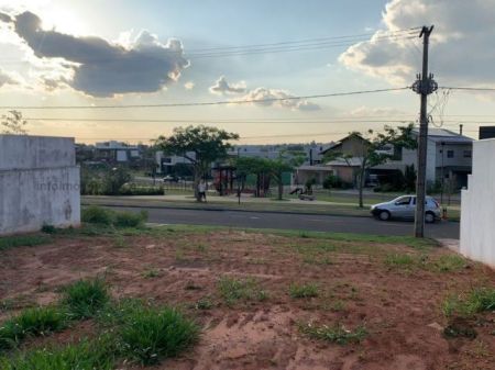 Terreno-Condomínio em Residencial Alphaville II