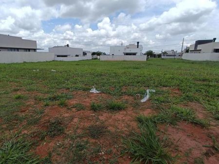 Terreno-Condomínio em Residencial Alphaville IV