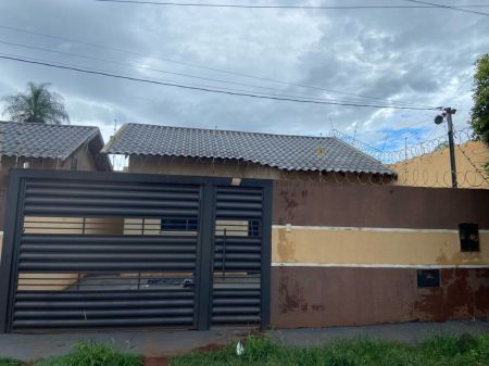 Casa-Térrea em Jardim Santa Emília