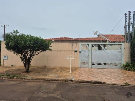 Casa-Térrea em Jardim Panamá