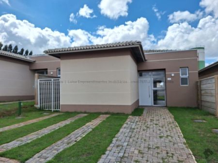 Casa-Térrea-Condomínio em Novos Estados