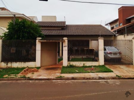 Casa-Térrea em Centro