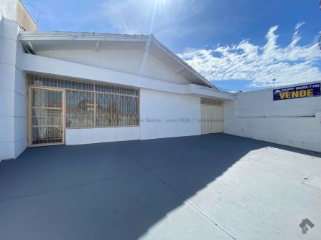 Casa-Térrea em Centro