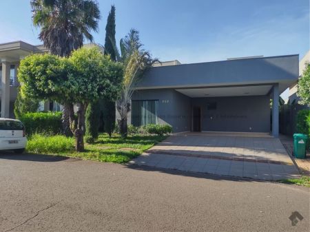 Casa-Térrea-Condomínio em Jardim Veraneio