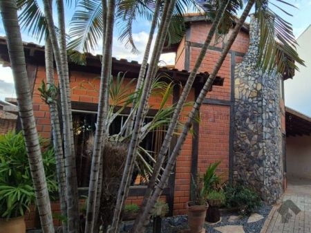 Casa-Térrea em Centro
