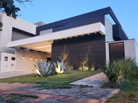 Casa-Térrea-Condomínio em Residencial Alphaville III