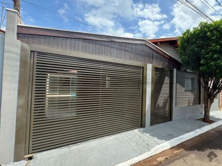 Casa-Térrea em Vila Santa Luzia