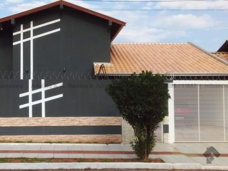 Casa-Térrea em Jardim Jacarandá