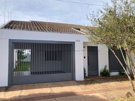 Casa-Térrea em Jacy