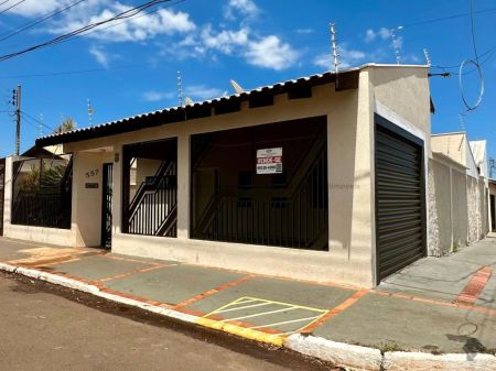 Casa-Térrea em Jardim Petrópolis