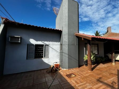 Casa-Térrea em Parque Alvorada