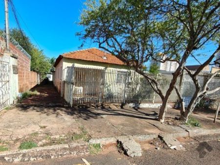 Casa-Térrea em Monte Castelo